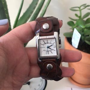 Women’s leather band fossil watch